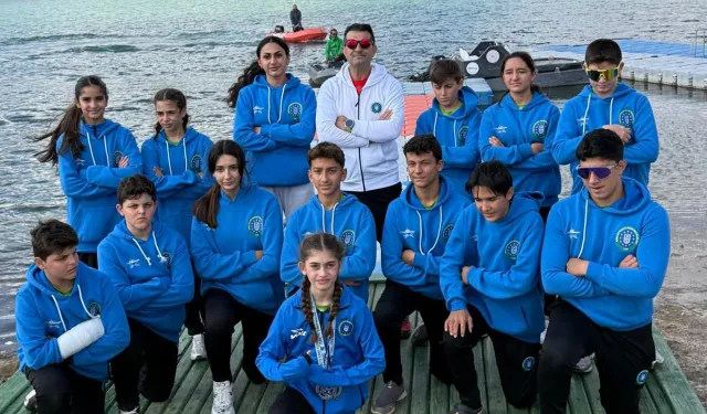 Bursa Büyükşehir Belediyesporlu kanoculardan 2 madalya