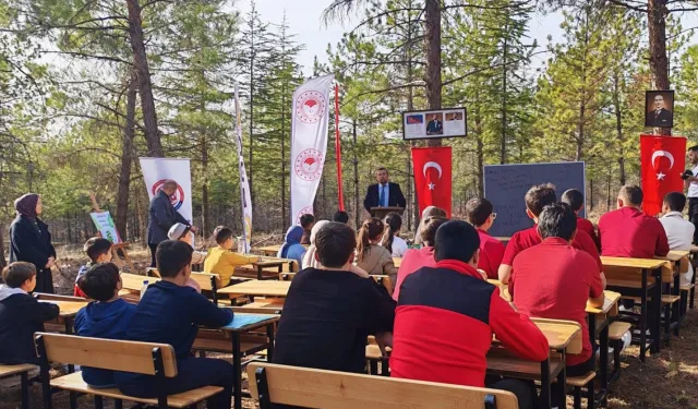 Ankara'da sınıf bir günlüğüne ormana taşındı