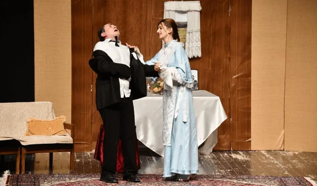 Balıkesir'de Çehov'un 'Bir Evlenme Teklifi'ne yoğun ilgi