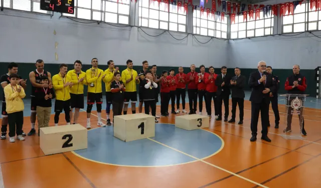 İstanbul İtfaiyesi Spor Turnuvası'nda kupalar sahiplerini buldu