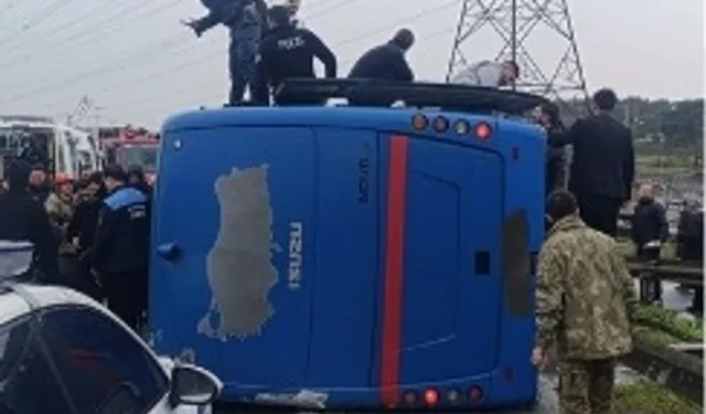 İstanbul'da cezaevi nakil aracı devrildi: 19 yaralı
