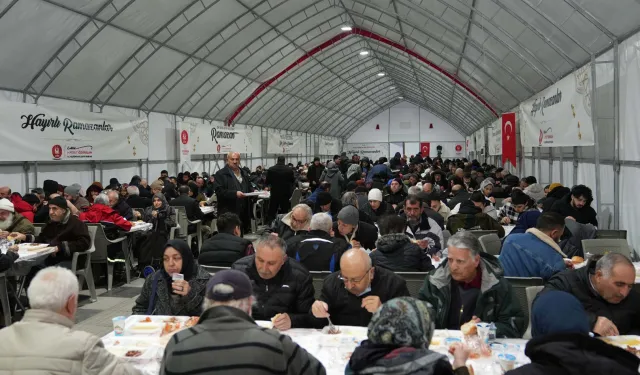 450 bin kişi iftar sofrasında buluştu