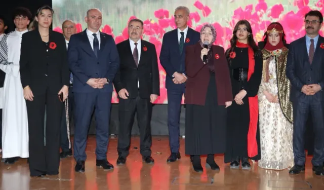 Ankara'da lise öğrencileri Çanakkale ruhunu sahneye taşıdı