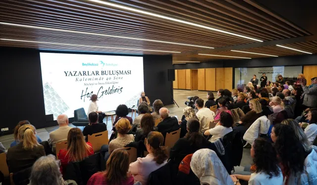 Ayşe Kulin Beylikdüzü'nde okurlarıyla buluştu