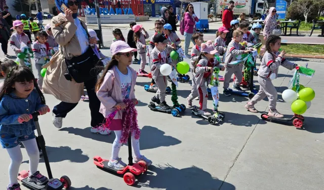 Bursa Mudanya'da miniklere 'scooter' şenliği