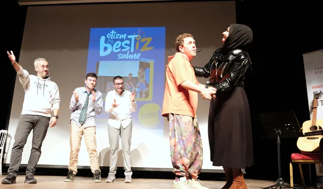 GTÜ'de 'Otizm Bestiz Sahne' gösterisi