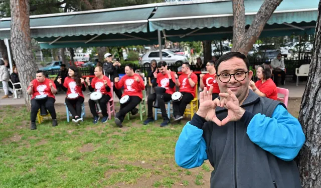 İzmir Bornova'da +1 Down Kafe'de anlamlı buluşma