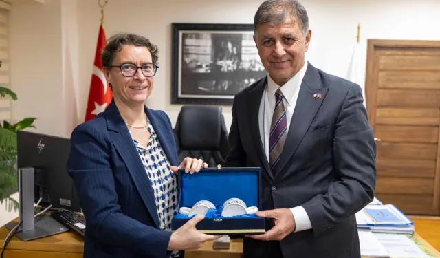 İzmir'in Fransa şehirleriyle bağı güçleniyor 