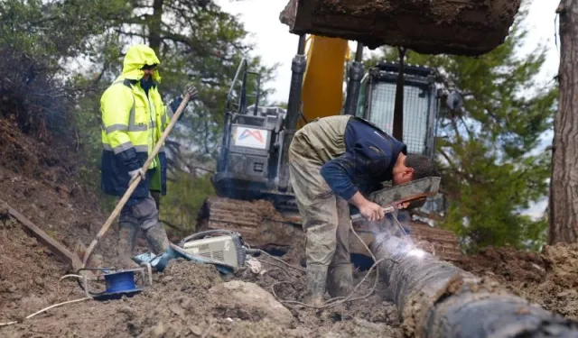 Mersin'de zarar gören içme suyu hattına anında müdahale