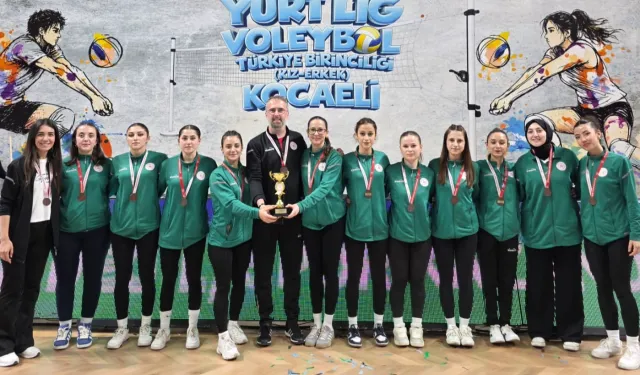 Artvin'den voleybol 'da tarihi başarı