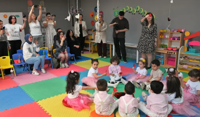 Bornova'da Anneler Günü'ne duygu dolu kutlama