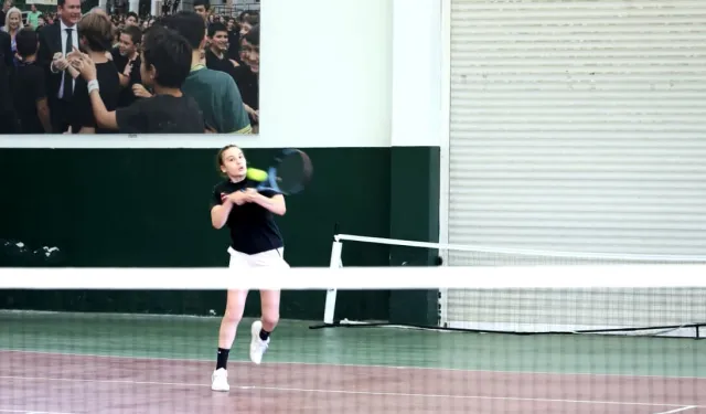 Bursa Osmangazi'de 19 Mayıs coşkusu tenis kortlarında
