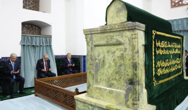 Cumhurbaşkanı Erdoğan, Türkistan'da kültür gezisinde