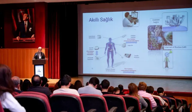 Dokuz Eylül'de dijitalleşme ve ulusal güvenlik konuşuldu