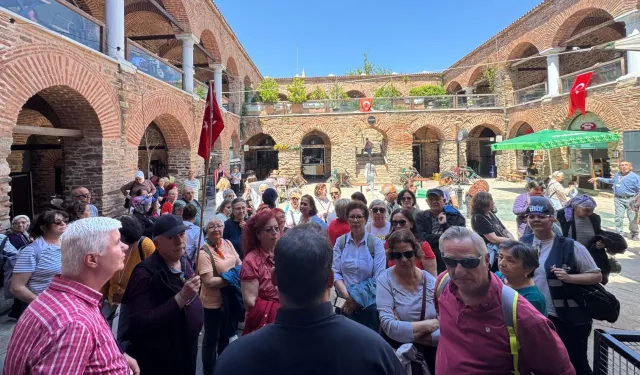 İzmir Büyükşehir'den emeklilere özel gezi programı