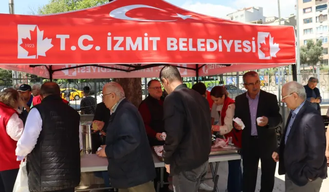 İzmit Belediyesi Cumalık gönül ikramlarını Kozluk'ta yaptı