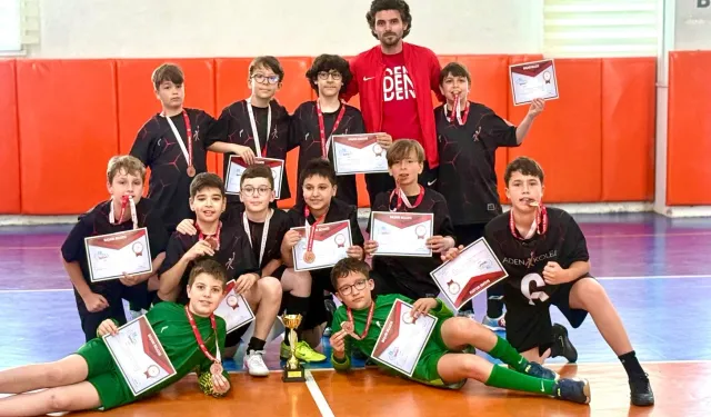 Keşan Şampiyonu Aden Koleji, Edirne'de il üçüncüsü oldu!