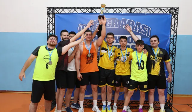Konya'da 25 ilçede 2 bin 460 sporcu voleybol heyecanına ortak oluyor