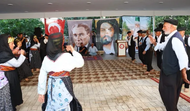 Adıyaman'da gönüller aşurede buluştu... Alevi Canlar ve Sünniler aynı sofrada kardeşliği yaşattı