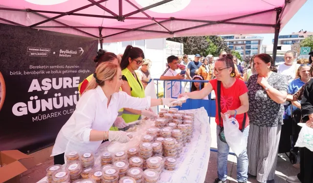İstanbul Beylikdüzü'nde 15 bin kişilik aşure ikramı