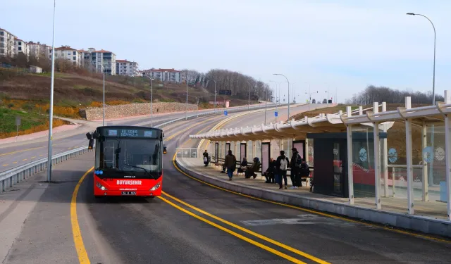 Sakarya'da metrobüs 1 yılda 3,6 milyon yolcu taşıdı