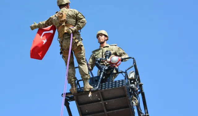 Türk Kara Kuvvetleri'nin 2235'inci kuruluş yılı 4'üncü Komando Tugayı'nda kutlandı