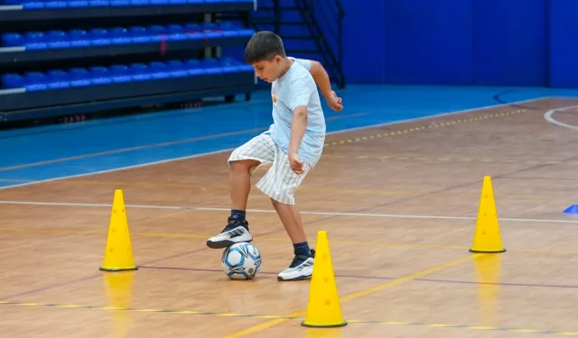 İstanbul Maltepe'de futsal ve masa tenisi dersleri başladı