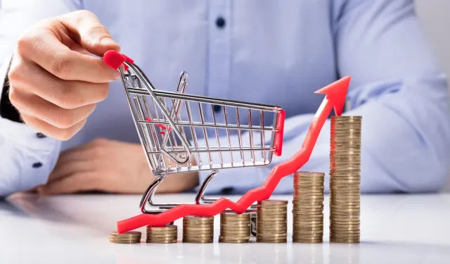 Ticaret satış hacmi yıllık geriledi... Perakende satışlarda artışa devam