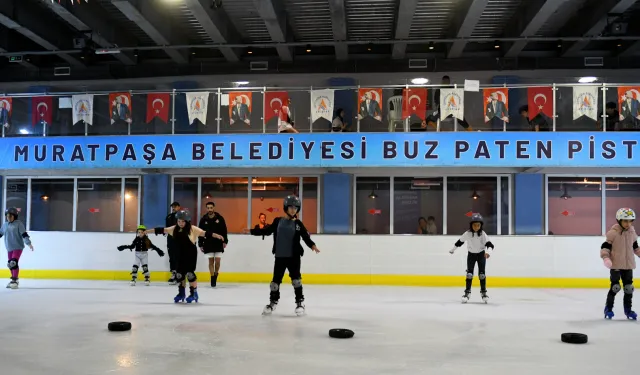 Yaz aylarında serinleten adresi: Dağyakası Buz Pisti