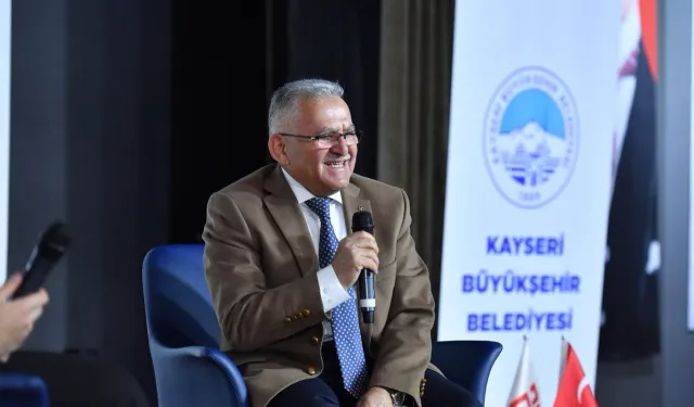Kayseri Büyükşehir'den 5 bin liralık kırtasiye desteği