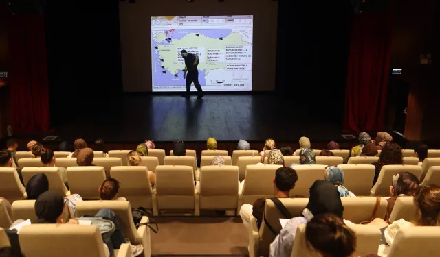 Sakarya'da KPSS adayları Büyükşehir'le bilgileri tazeledi
