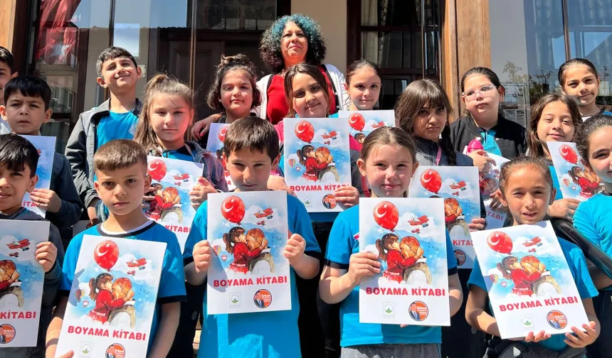 Bursa Osmangazi Belediyesi’nden çocuklara masal şöleni