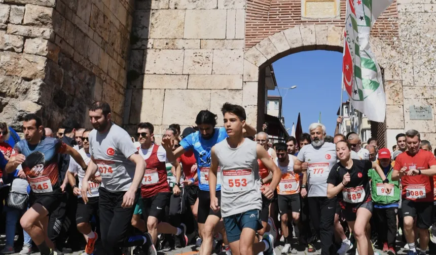 Bursa Osmangazi’de spor ile tarihi buluşturan koşu