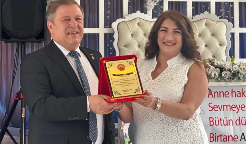 TÜED'den İGFA'ya anlamlı plaket