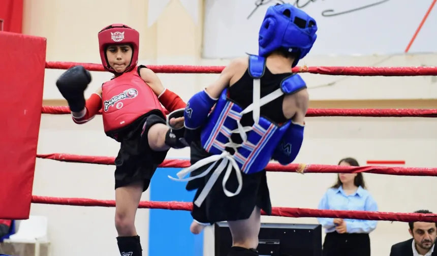 Bursa Osmangazi'de Muay Thai rüzgarı