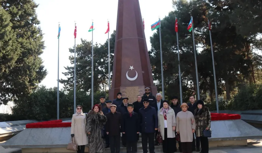 Bakü, Türk kahramanları unutmuyor