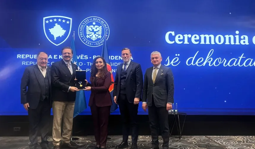 Rifat Hisarcıklıoğlu Kosova Cumhurbaşkanlığı Liyakat Madalyası