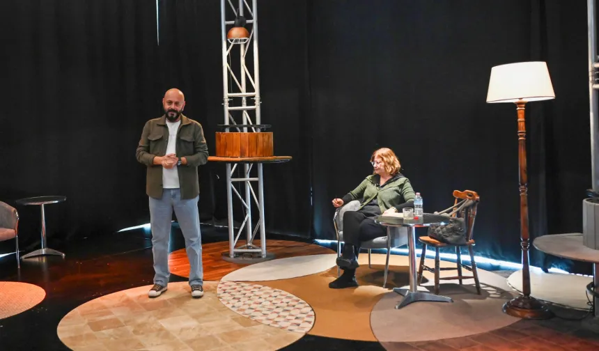 Tiyatronun binlerce yıllık yolculuğu Bornova'da anlatıldı