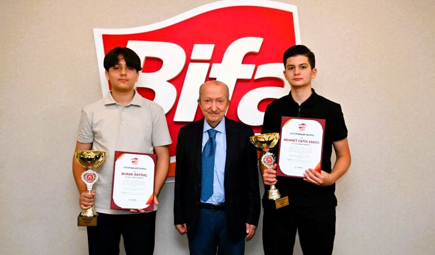 LGS’de 500 Puanla Türkiye Birincisi Olan İki Öğrenciye BİFA’dan Büyük Jest