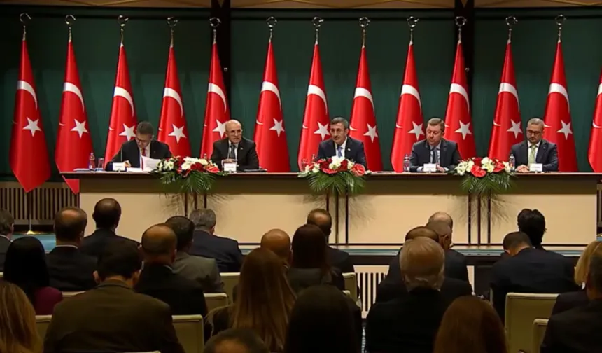 Yeni ekonomik hedefler açıklandı! Enflasyon tek haneye inecek... 2,1 milyon yeni istihdam sağlanacak