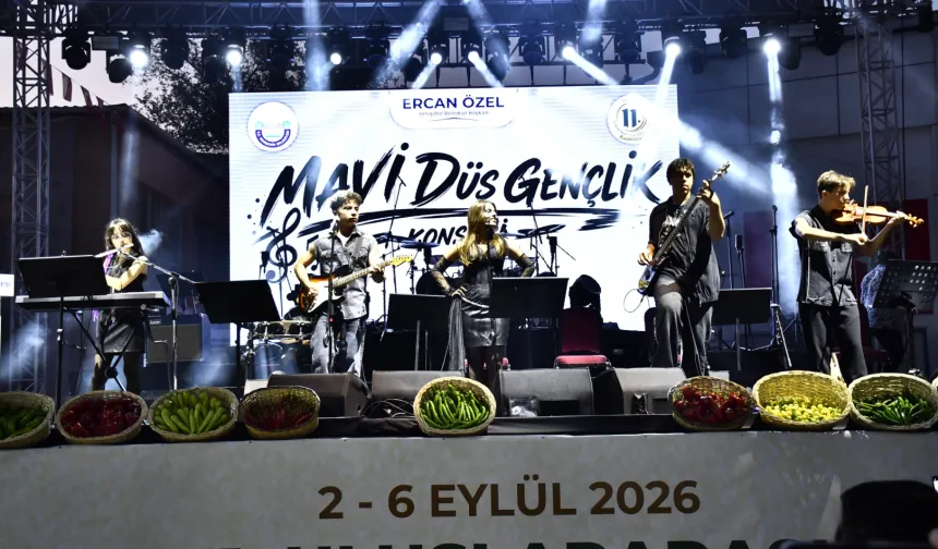 Yenişehir'in gençleri sahnenin tozunu attırdı